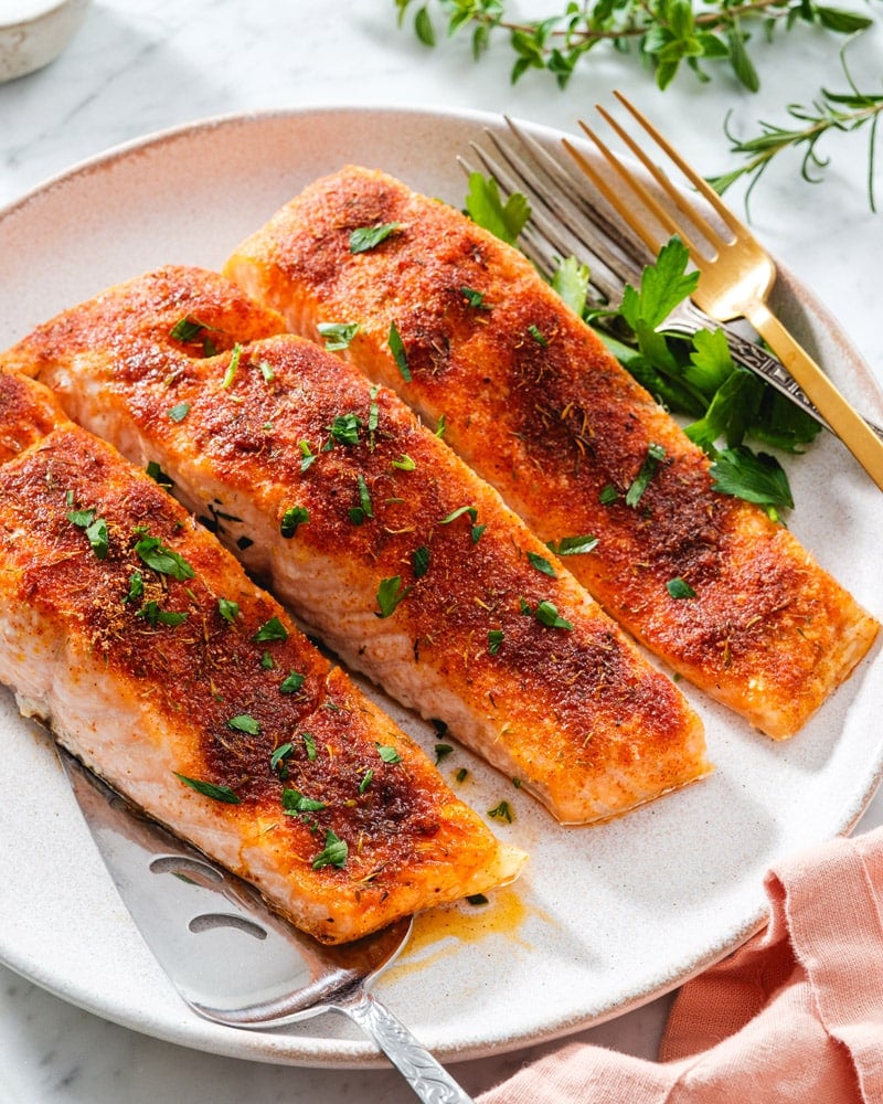 Easy Oven Baked Salmon: Quick Weeknight Dinner in 15 Mins